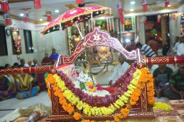 Aarti by Maharaja Samrjitsingh Gaekward